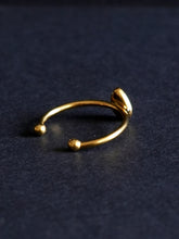Load image into Gallery viewer, Himalayan Forget-me-not Sepal Ring