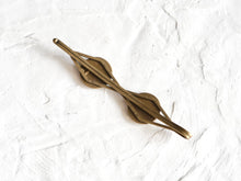 Load image into Gallery viewer, Coriander Blossom Hairclip -1