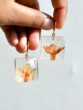 Load image into Gallery viewer, Morning Glory Flower Earrings -3