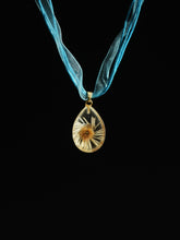 Load image into Gallery viewer, Himalayan Daisy Pendant -5