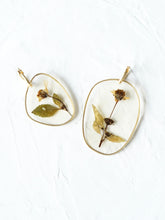 Load image into Gallery viewer, Blackjack (Chirchitta) Flowers Hand-Sculpted Hoop Earrings