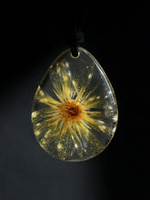 Load image into Gallery viewer, Aster Flower Pendant