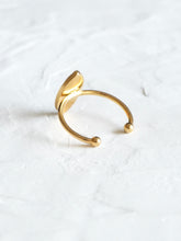 Load image into Gallery viewer, Coriander Blossom Ring -5