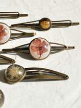 Load image into Gallery viewer, Verbena Flower Hairpin / Hairclip