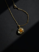 Load image into Gallery viewer, Himalayan Daisy Pendant -1