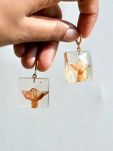 Load image into Gallery viewer, Morning Glory Flower Earrings -3