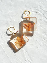 Load image into Gallery viewer, Morning Glory Flower Earrings -3