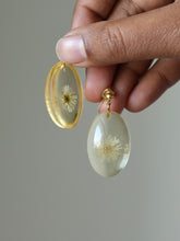 Load image into Gallery viewer, Dandelion Stud Earrings -1