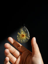 Load image into Gallery viewer, Aster Flower Pendant