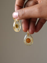 Load image into Gallery viewer, Himalayan Daisy Flower Hoop Earrings
