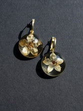 Load image into Gallery viewer, Solanum Flower Hoop Earrings -2