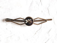 Load image into Gallery viewer, Coriander Blossom Hairclip -2