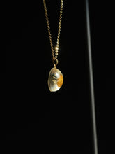 Load image into Gallery viewer, Himalayan Daisy Pendant -1