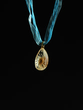 Load image into Gallery viewer, Himalayan Daisy Pendant -5