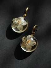 Load image into Gallery viewer, Solanum Flower Hoop Earrings
