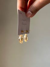 Load image into Gallery viewer, Chirchitta (Blackjack) Flower Earrings -2