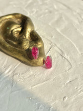 Load image into Gallery viewer, Bougainvillea Flower Stud Earrings -7