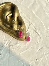 Load image into Gallery viewer, Bougainvillea Flower Stud Earrings -7