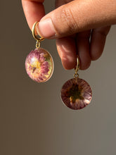 Load image into Gallery viewer, Chrysanthemum Flower Earrings