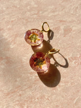 Load image into Gallery viewer, Chrysanthemum Flower Earrings