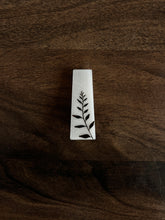 Load image into Gallery viewer, Curry Patta Hairclip -3