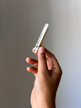 Load image into Gallery viewer, Curry Patta Hairclip -3