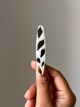 Load image into Gallery viewer, Curry Patta Hairclip -6