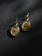Load image into Gallery viewer, Himalayan Daisy Flower Hoop Earrings
