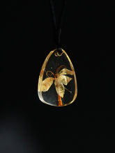 Load image into Gallery viewer, (RARE) Harlequin Glorybower Flower Pendant -1
