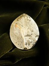 Load image into Gallery viewer, Bougainvillea Brooch Pin -5
