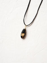 Load image into Gallery viewer, [RARE] Harlequin Glorybower Flower Pendant -8
