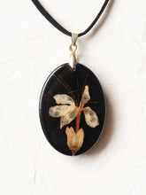 Load image into Gallery viewer, [RARE] Harlequin Glorybower Flower Pendant -7

