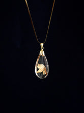 Load image into Gallery viewer, [RARE] Harlequin Glorybower Flower Pendant -11
