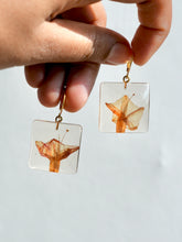Load image into Gallery viewer, Morning Glory Flower Earrings -3
