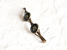 Load image into Gallery viewer, Alyssum Flower Hairclip -1
