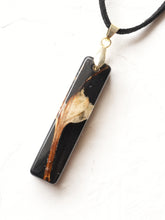 Load image into Gallery viewer, [RARE] Harlequin Glorybower Flower Pendant -5
