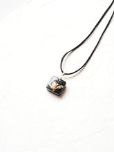 Load image into Gallery viewer, [RARE] Harlequin Glorybower Flower Pendant -4
