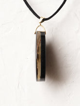 Load image into Gallery viewer, [RARE] Harlequin Glorybower Flower Pendant -7
