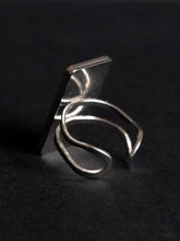 Load image into Gallery viewer, Coriander Blossom Ring -2
