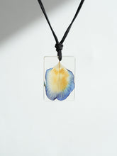 Load image into Gallery viewer, Aparajita / Blue Pea Petal Pendant -2
