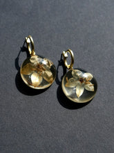 Load image into Gallery viewer, Solanum Flower Hoop Earrings -2
