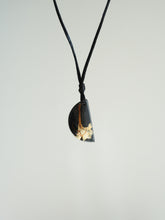 Load image into Gallery viewer, (RARE) Harlequin Glorybower Flower Pendant -2
