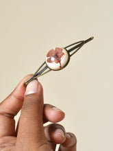 Load image into Gallery viewer, Verbena Flower Hairpin / Hairclip
