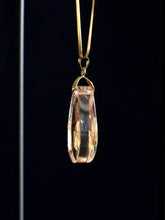 Load image into Gallery viewer, [RARE] Harlequin Glorybower Flower Pendant -11

