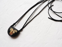 Load image into Gallery viewer, [RARE] Harlequin Glorybower Flower Pendant -1
