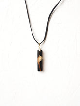 Load image into Gallery viewer, [RARE] Harlequin Glorybower Flower Pendant -5
