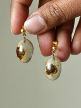 Load image into Gallery viewer, (Wild) Blackjack Flower Earrings -2
