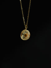Load image into Gallery viewer, Himalayan Daisy Pendant -2
