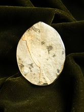 Load image into Gallery viewer, Bougainvillea Brooch Pin -7
