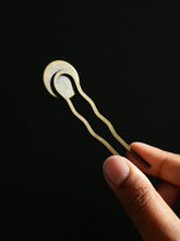 Load image into Gallery viewer, Himalayan Daisy Flower Hair Fork / Juda Pin / Hair Bun Pin
